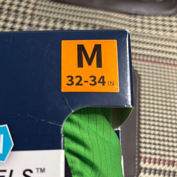 NWT Fruit of the Loom 3 pair loose fit Cooling Channels Comfort size M 32-34 - Picture 4 of 5